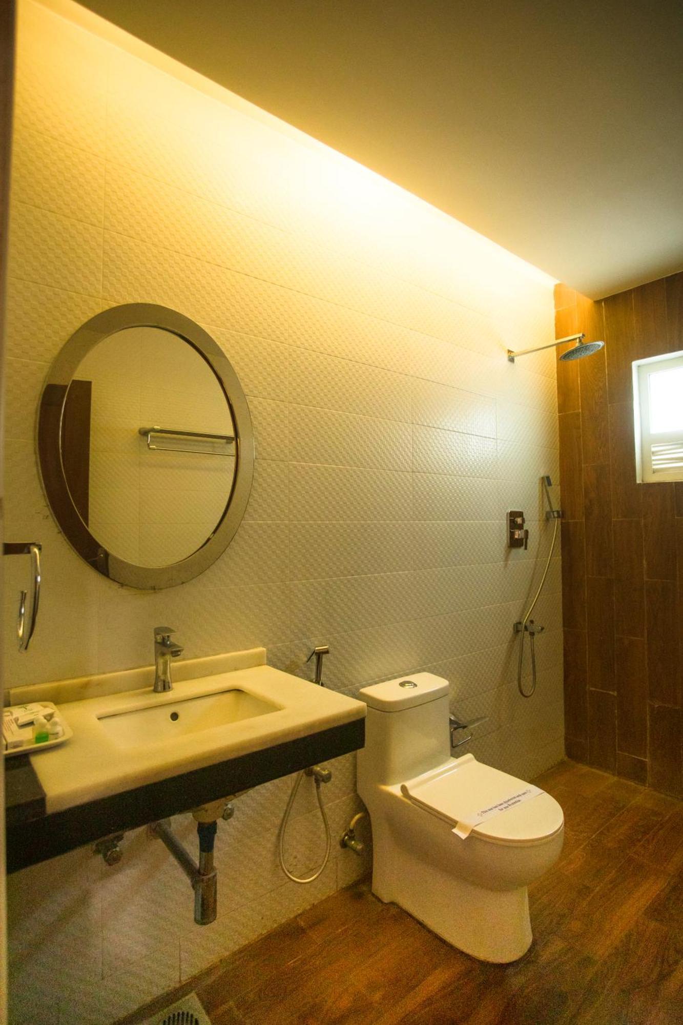 Saaral Resorts & Hotels Pvt Ltd Kuttalam  Exterior photo