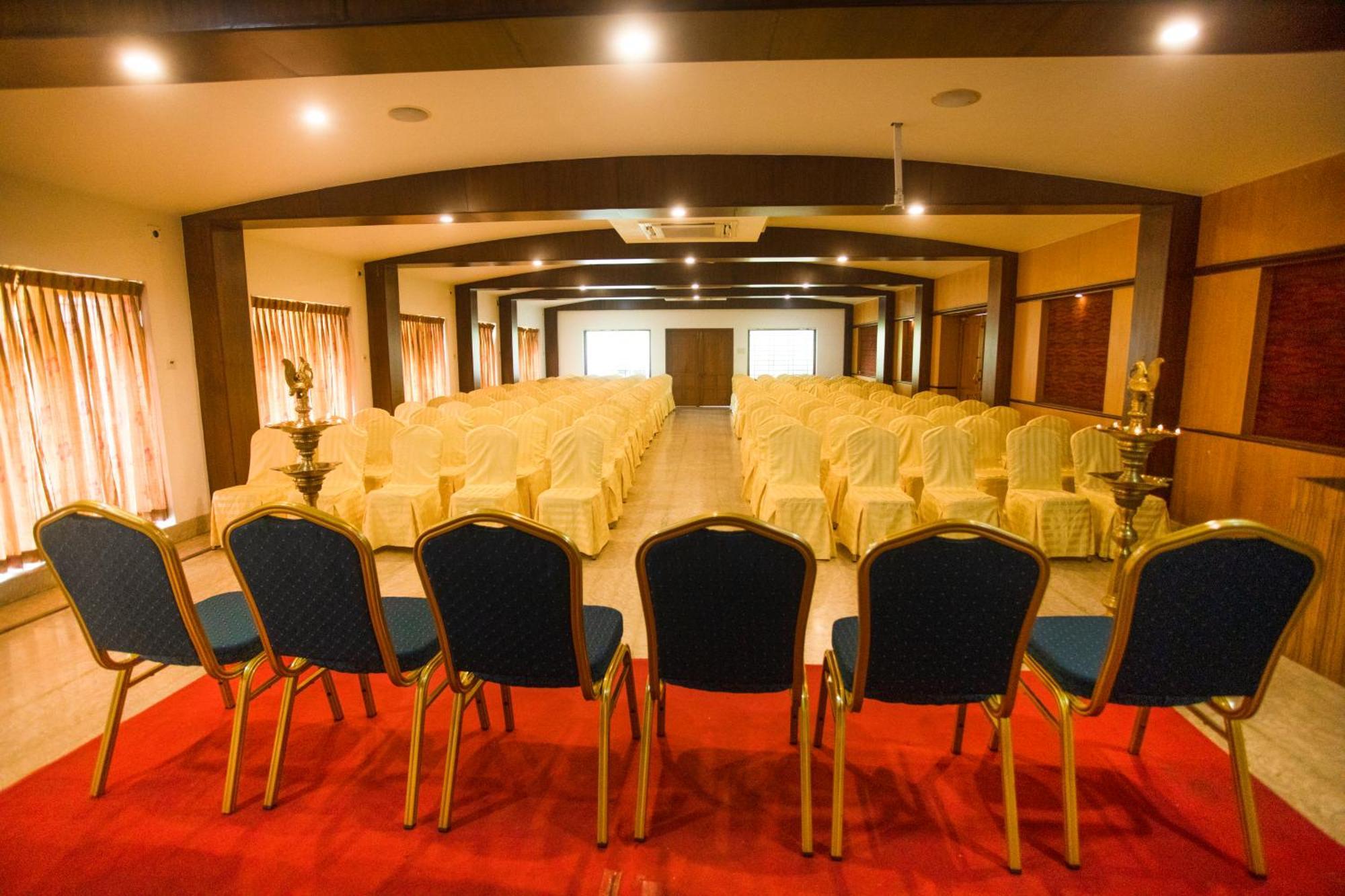 Saaral Resorts & Hotels Pvt Ltd Kuttalam  Exterior photo