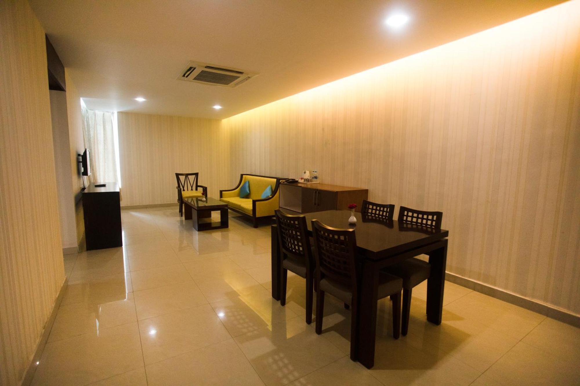 Saaral Resorts & Hotels Pvt Ltd Kuttalam  Exterior photo