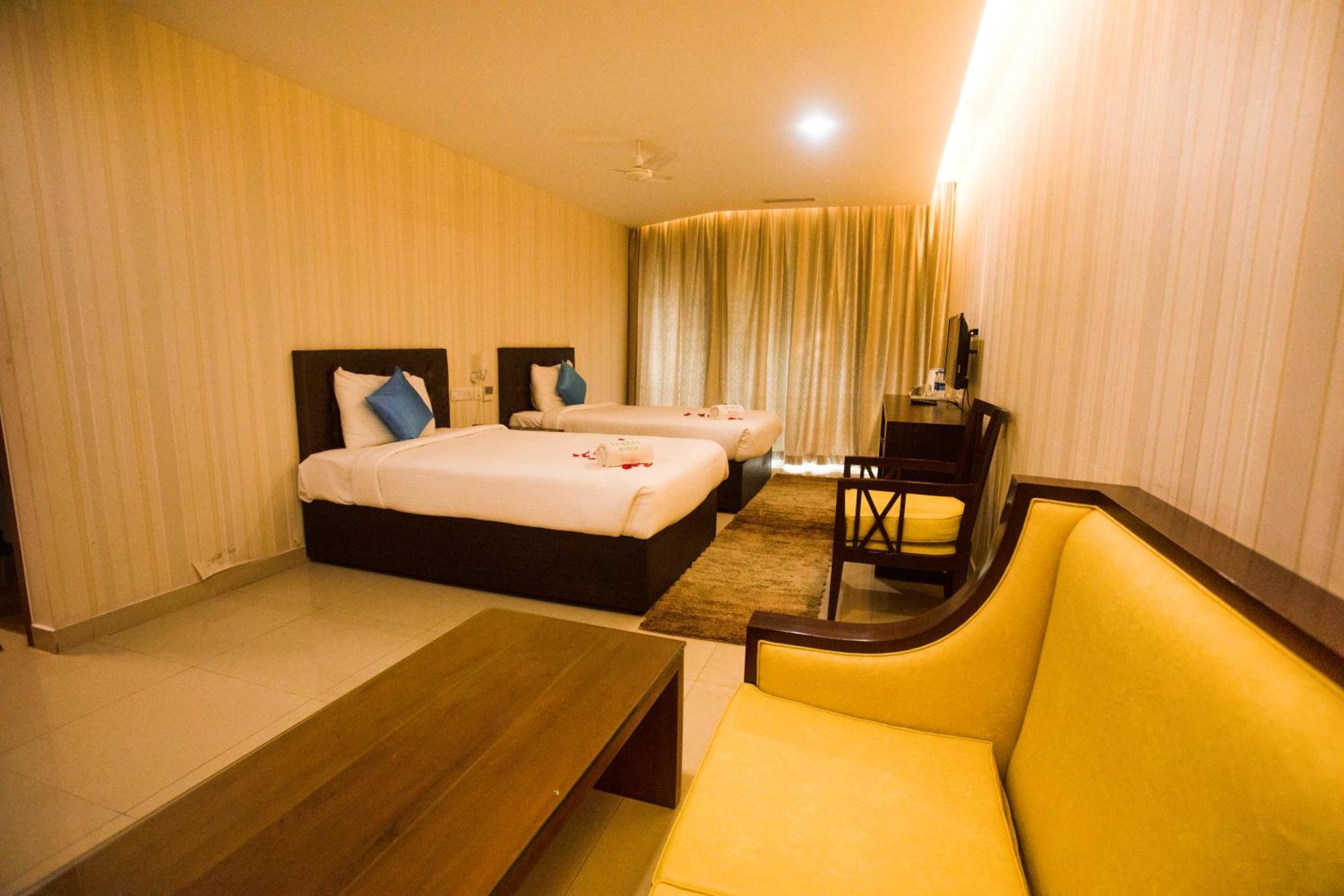 Saaral Resorts & Hotels Pvt Ltd Kuttalam  Exterior photo