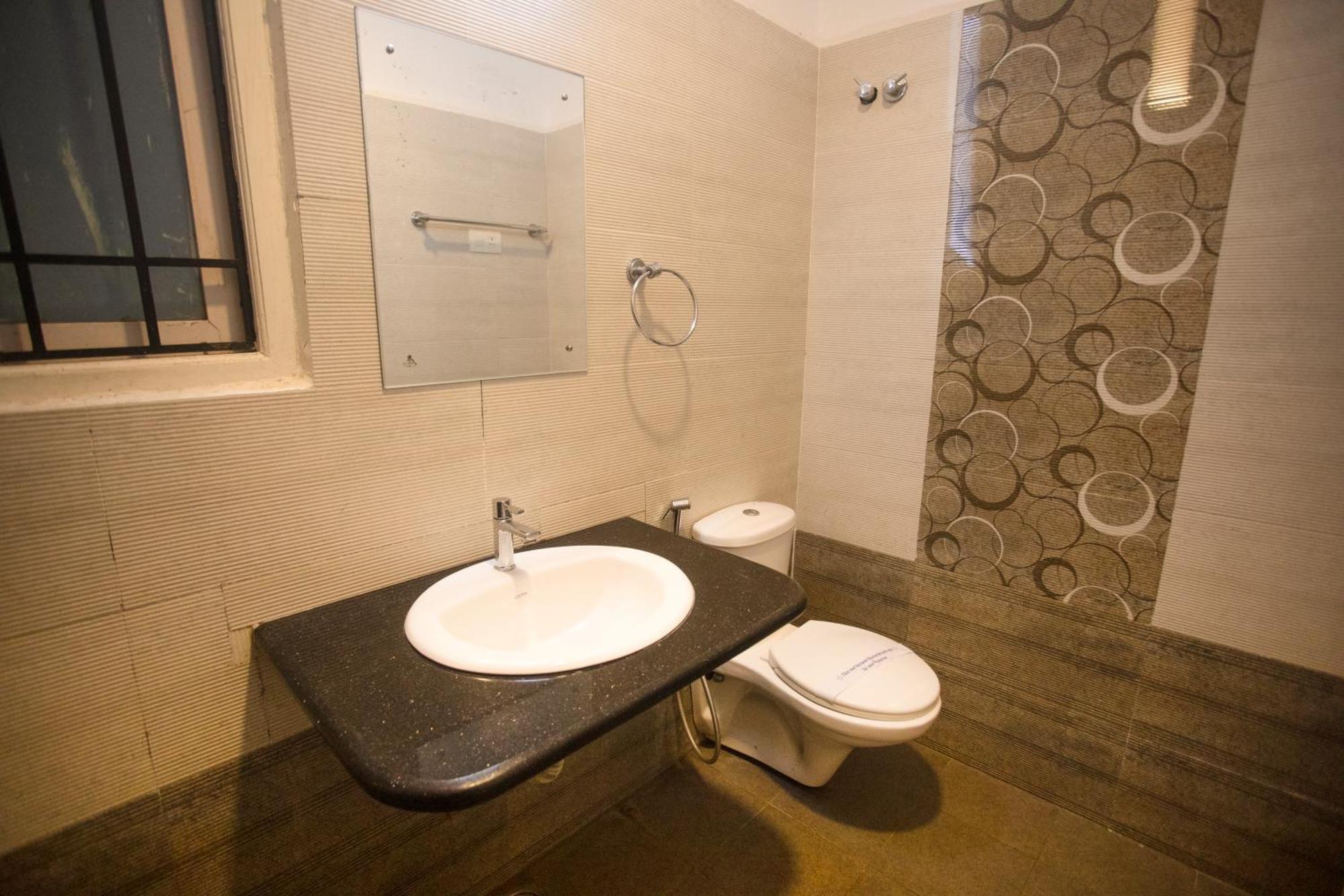 Saaral Resorts & Hotels Pvt Ltd Kuttalam  Exterior photo