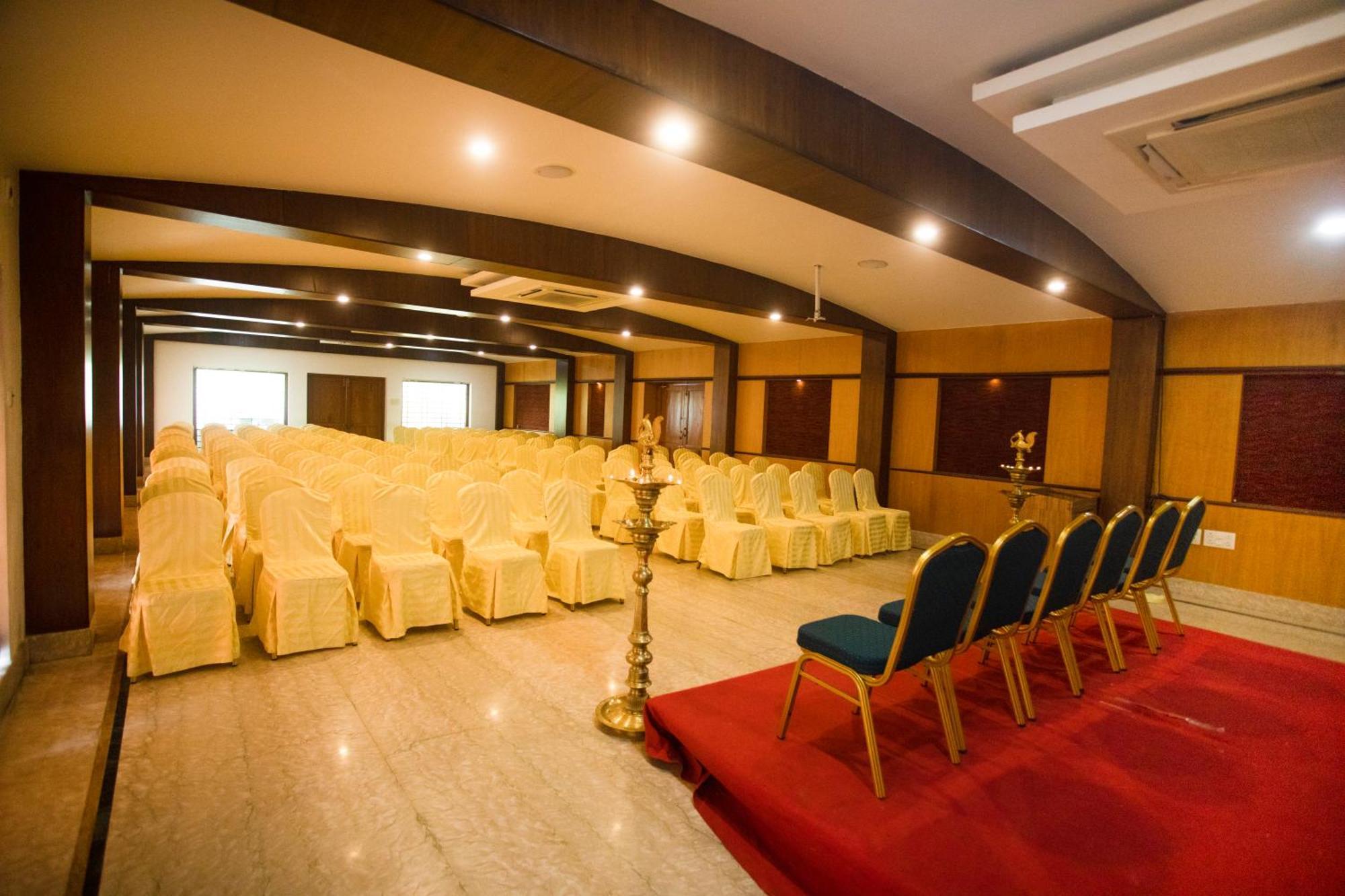 Saaral Resorts & Hotels Pvt Ltd Kuttalam  Exterior photo