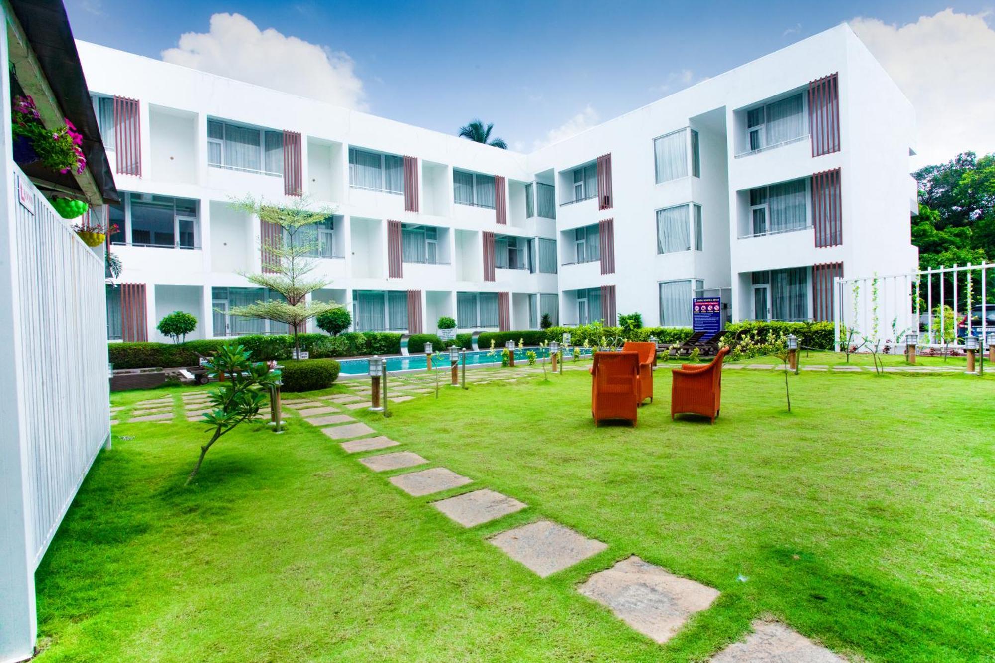 Saaral Resorts & Hotels Pvt Ltd Kuttalam  Exterior photo